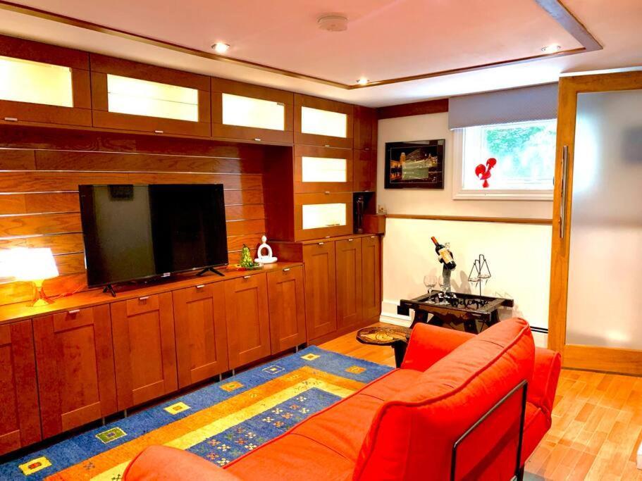 Live In This Iconic East Side Lower Level Unit Providence Eksteriør bilde
